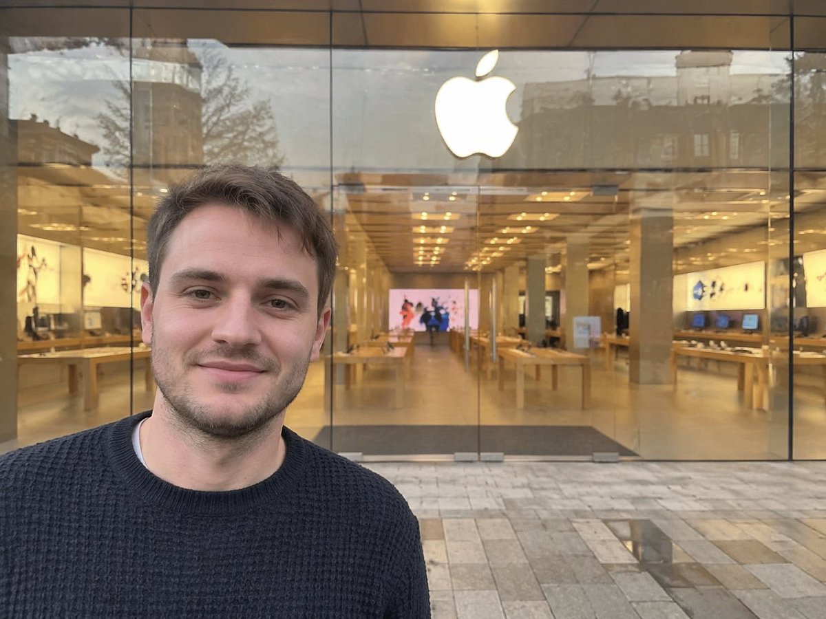 Amateur Apple Store Photography
